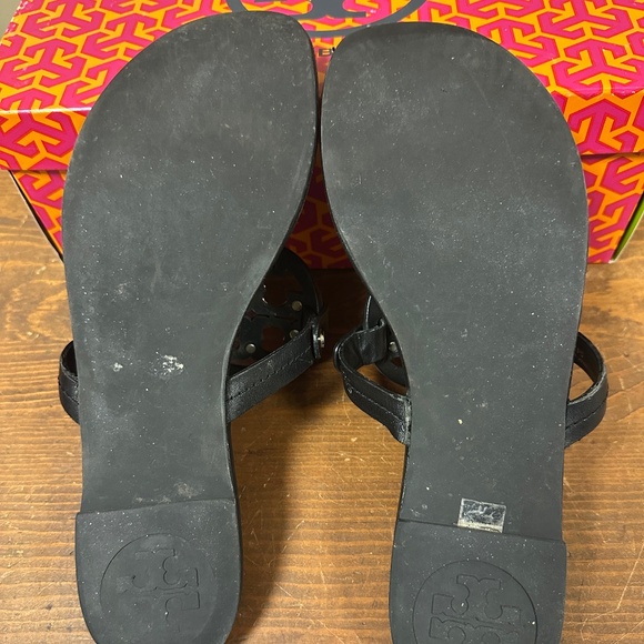 Tory Burch Miller 2 Metal Logo Leather Sandals - Size 9 - Picture 8 of 9